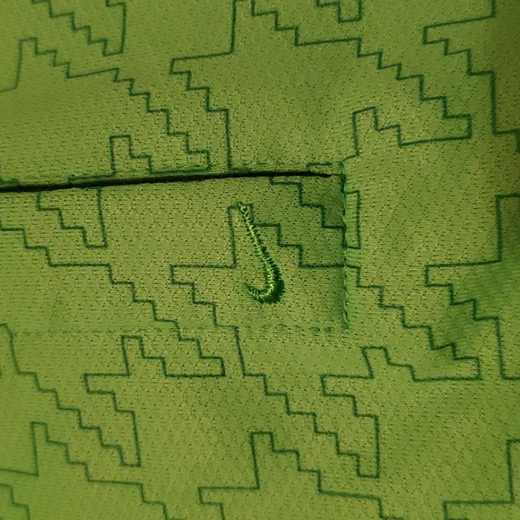 Nike Golf Women's Green Geometric Print Shirt - Picture 7 of 12